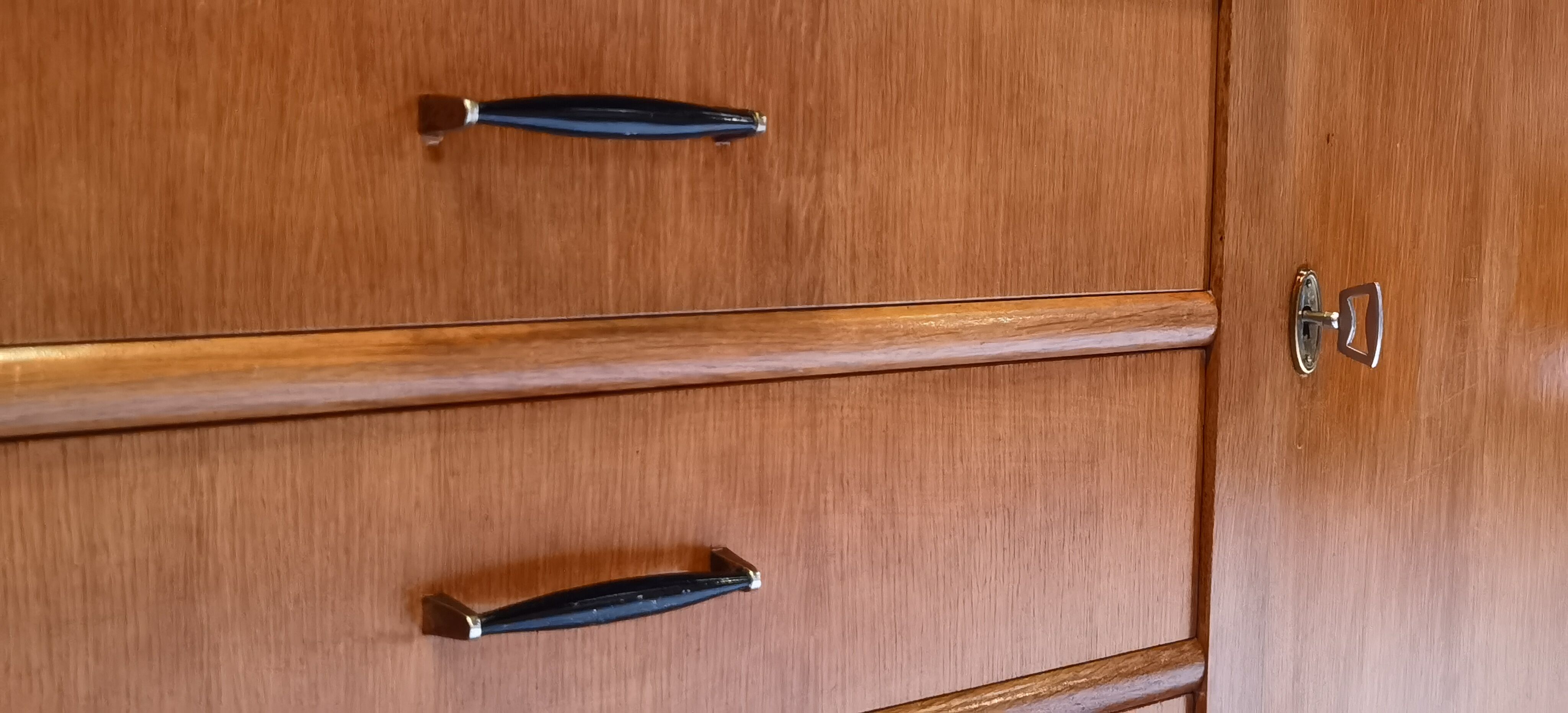 Buffet feet french compass 1970