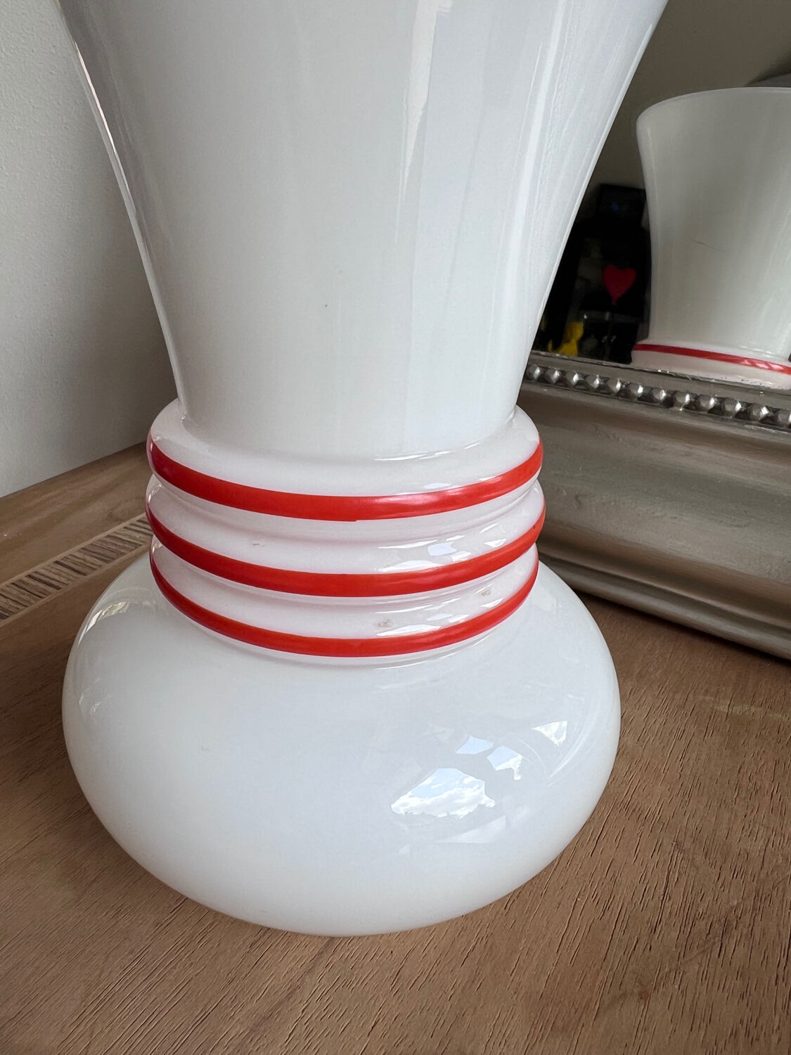 Vintage white opaline vase with red trim 29 cm White Opaline Va