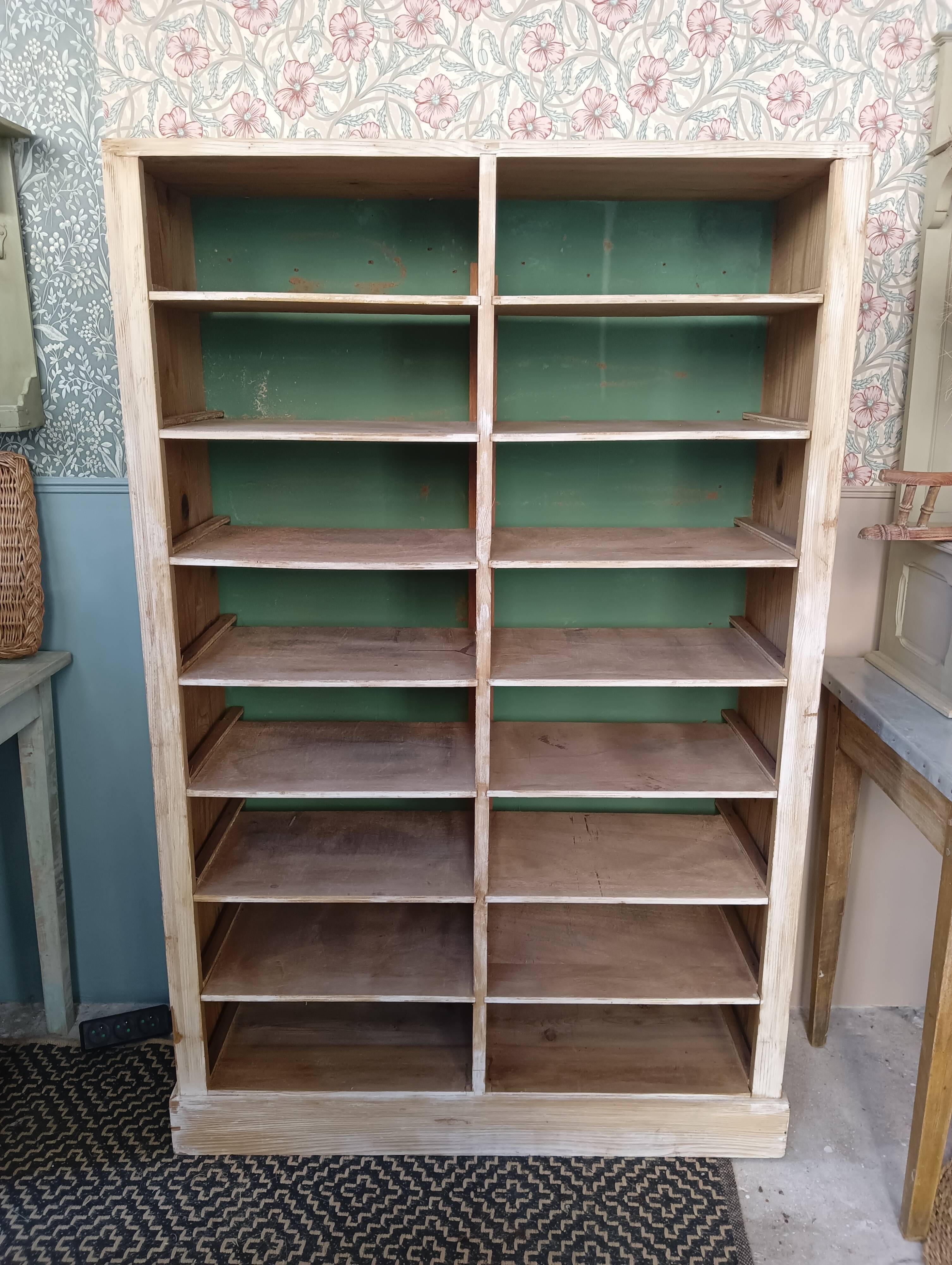 Locker storage cabinet