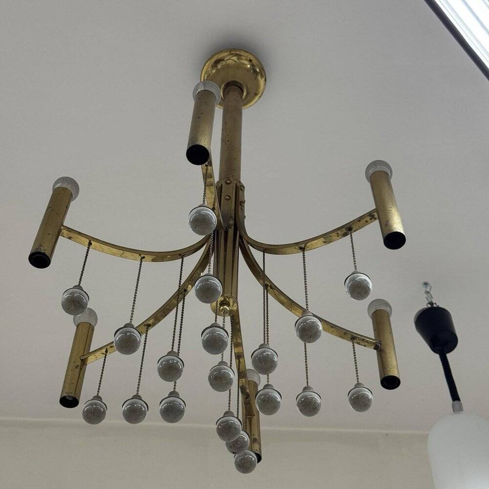 Chandelier en laiton de style mid-century moderne attribué à Gaetano Sciolari, 1970
