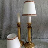 Paire de lampes bougeoirs en bronze ciselé