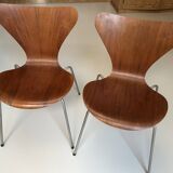 Set of two Franz Hensen series 7 (3107) Arne Jacobsen vintage chairs.