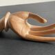 Sculpture main en bois