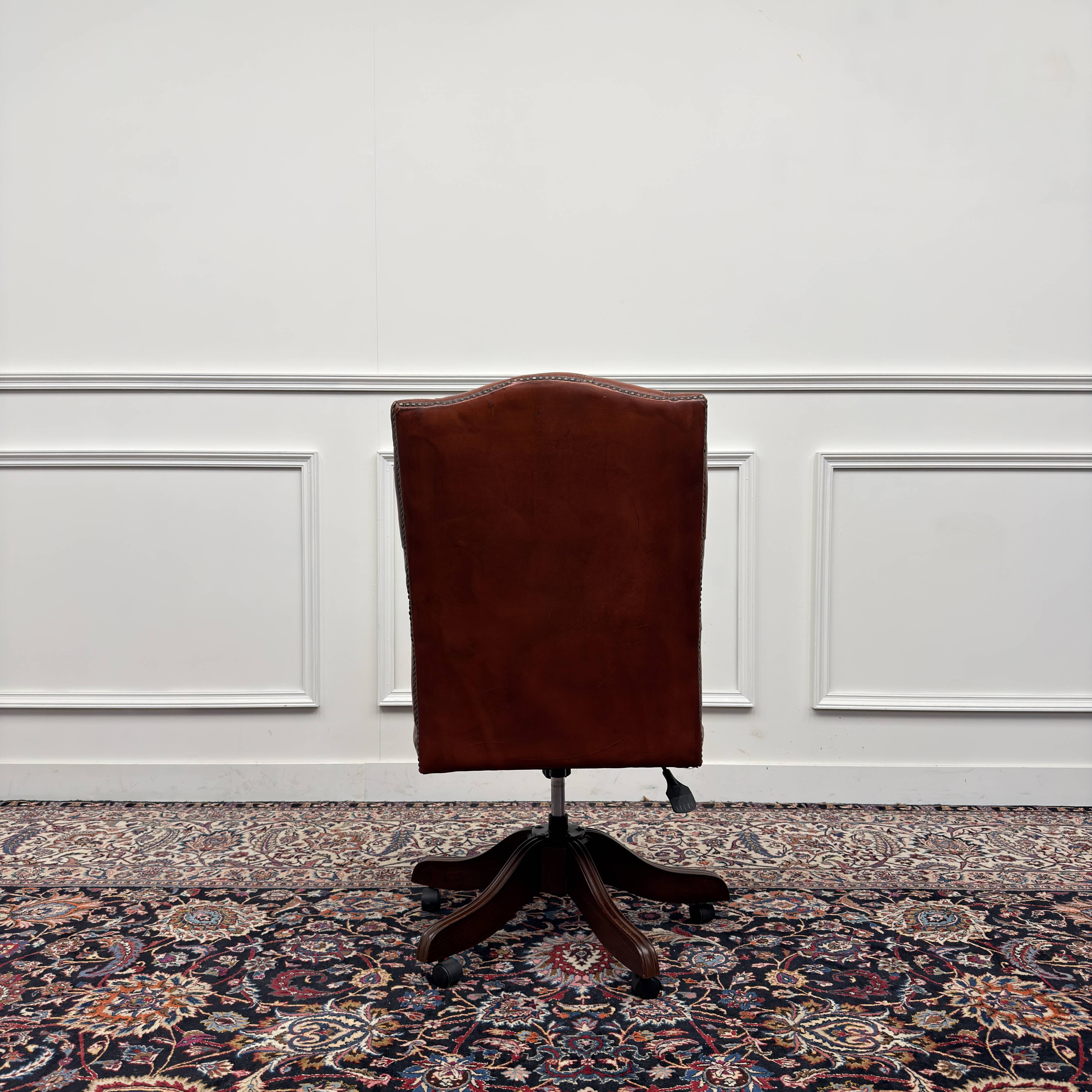 Chaise de bureau Chesterfield anglaise, chaise président.