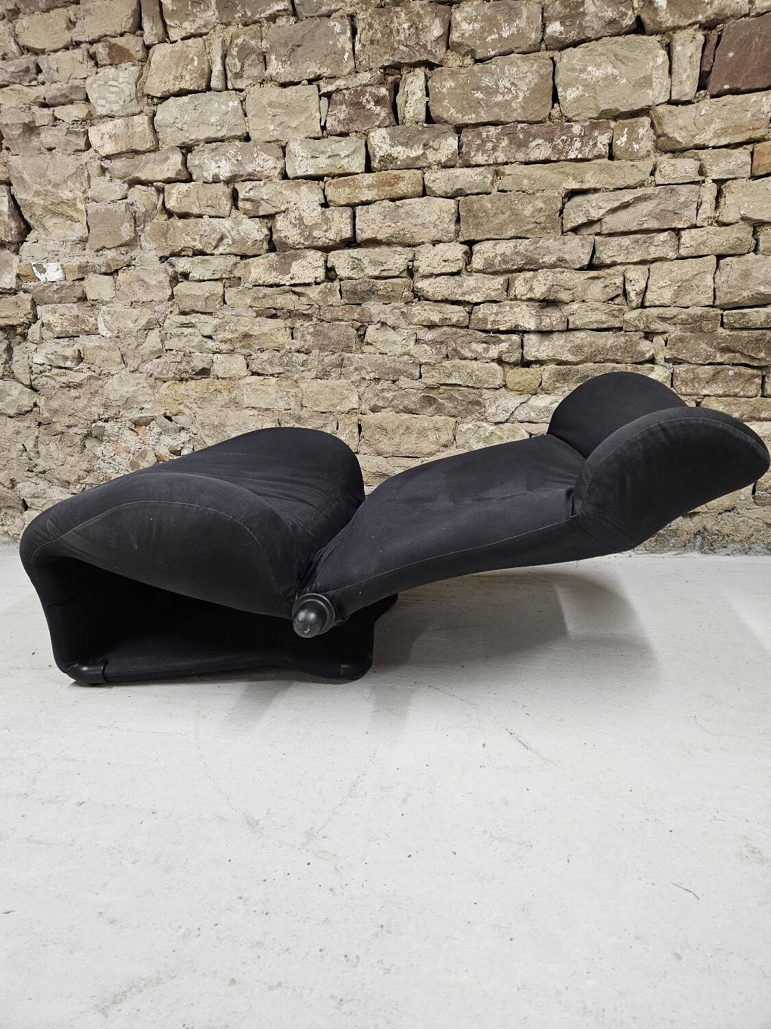 Cassina 1980 vintage ergonomic armchair