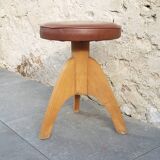 Adjustable piano stool