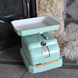 Household scale in water green metal Perca 50s
