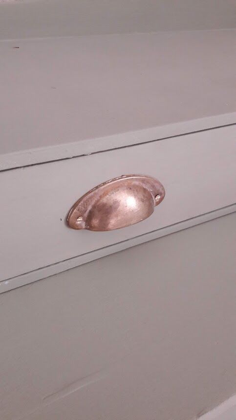 Green Parisian buffet