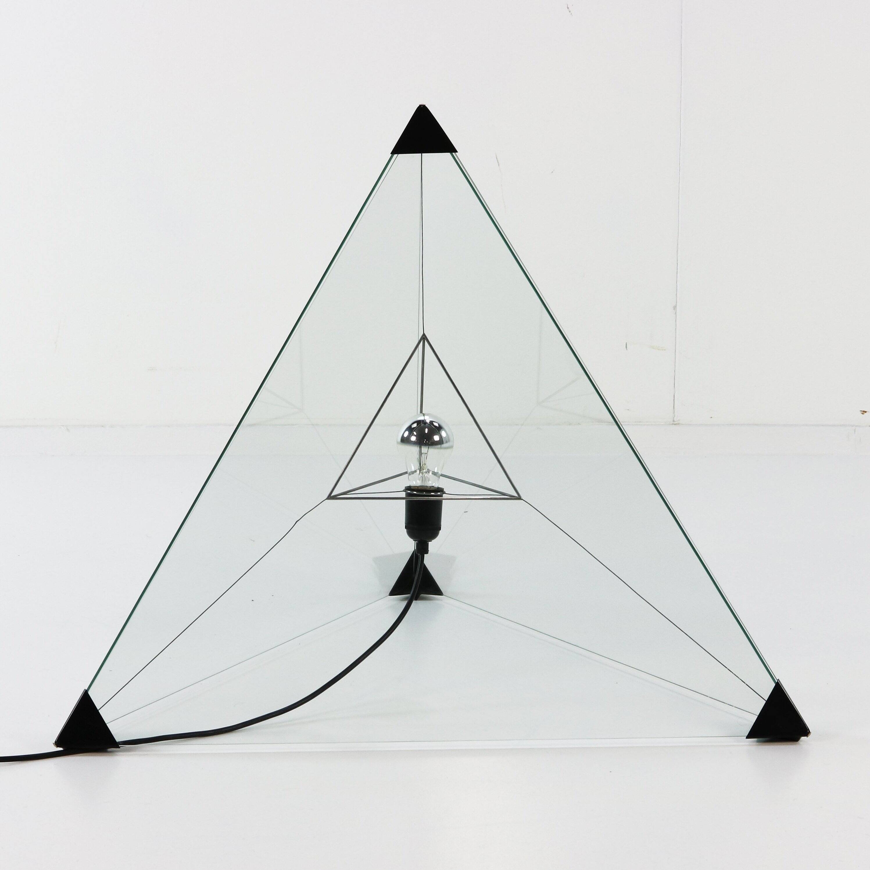 Tetrahedron Lamp, Frans van Nieuwenborg 1979