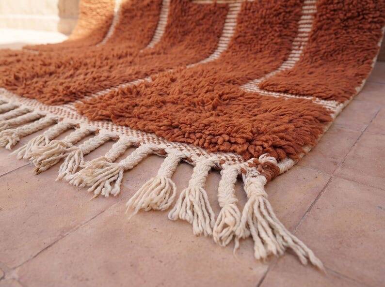 Traditional handmade Berber rug in pure wool, size 1.4/2.6 m.