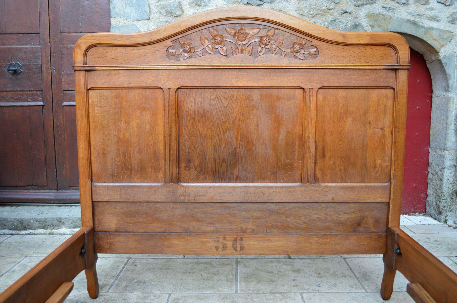 Pair of beds and Art Nouveau bedside in oak, France, circa 1910