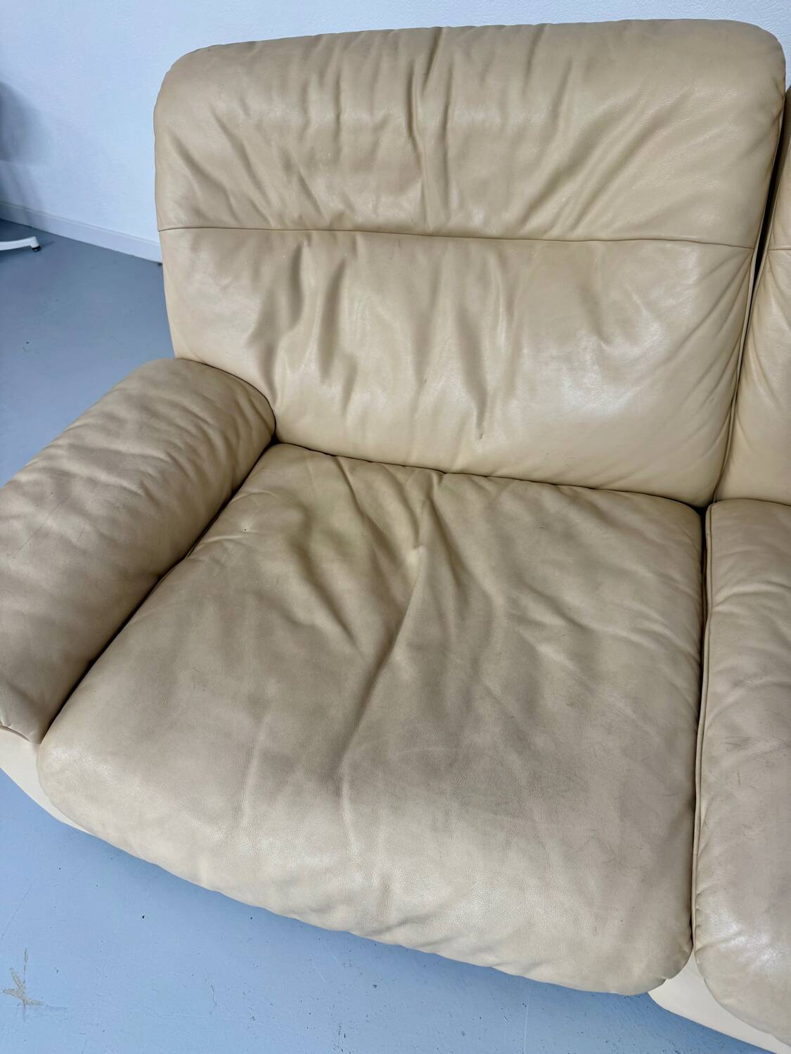 Old 2-seater beige leather sofa designed by Carl Larsson De Sede, vintage 80s