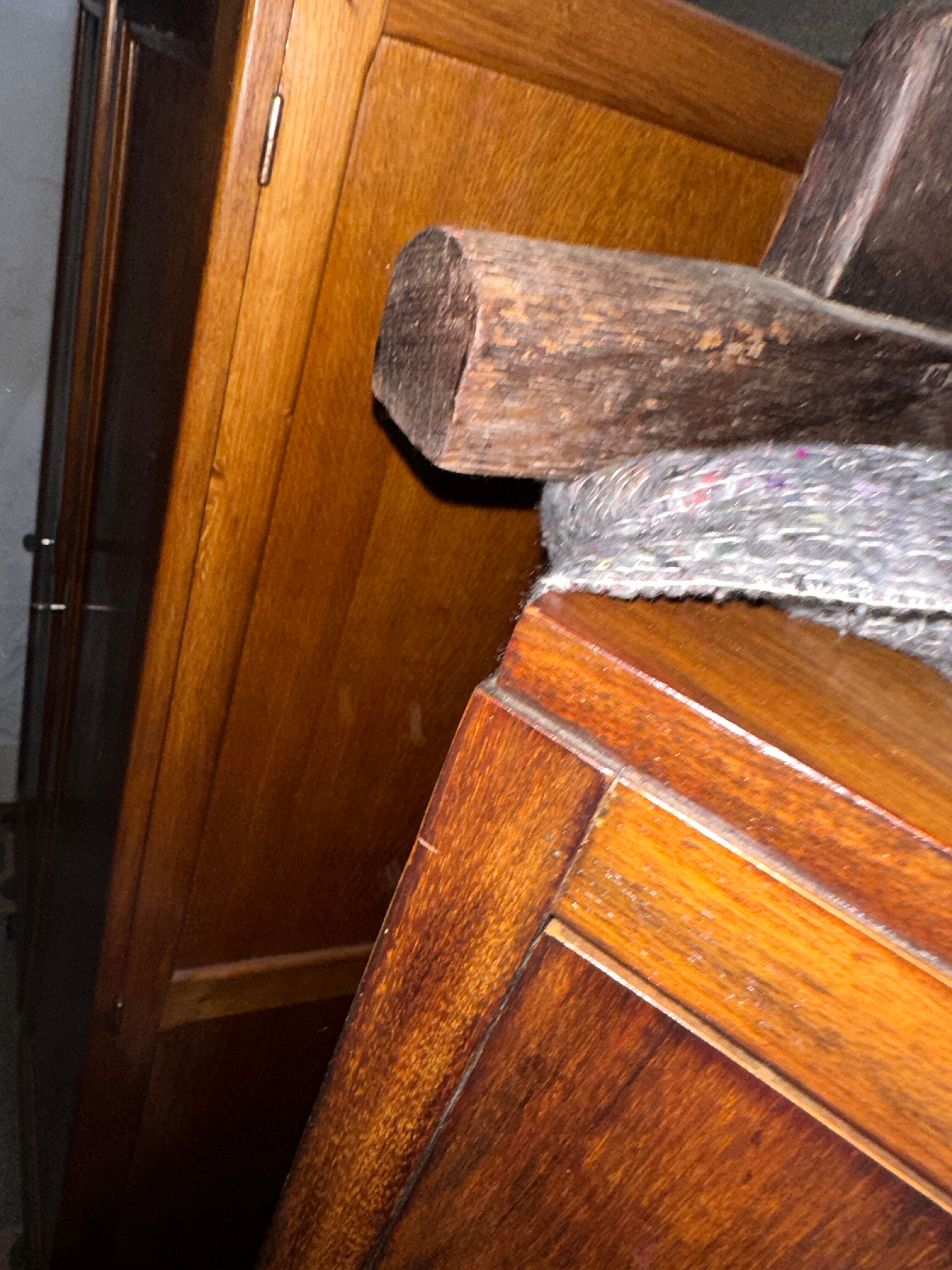 Art deco chest of drawers