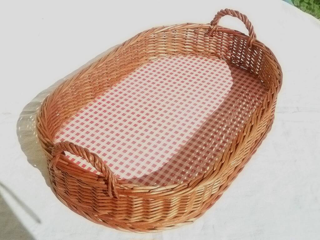 Wicker serving tray