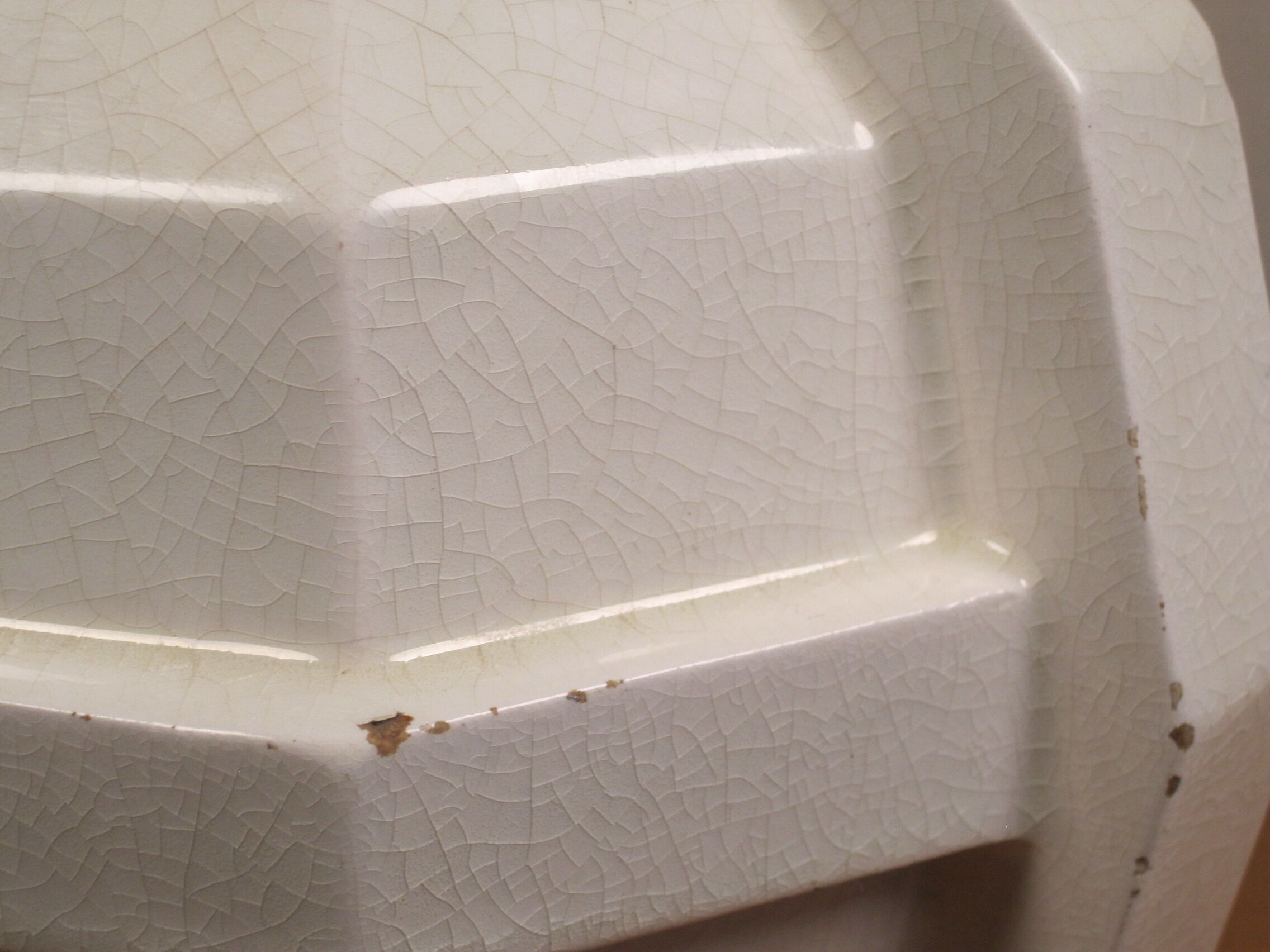 Modernist art deco ball vase in ecru white cracked glazed earthenware, signed saint clement n° 778