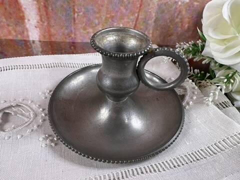Manoir pewter hand candle holder with handle