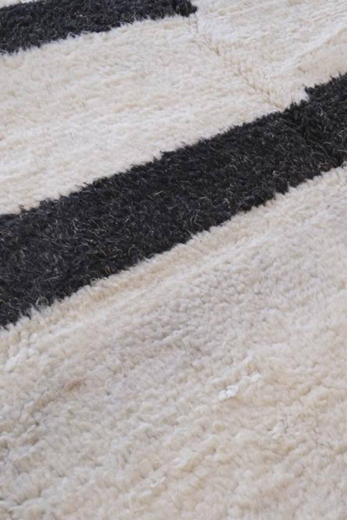 Traditional Moroccan Berber rug 150 x 250 cm - custom made