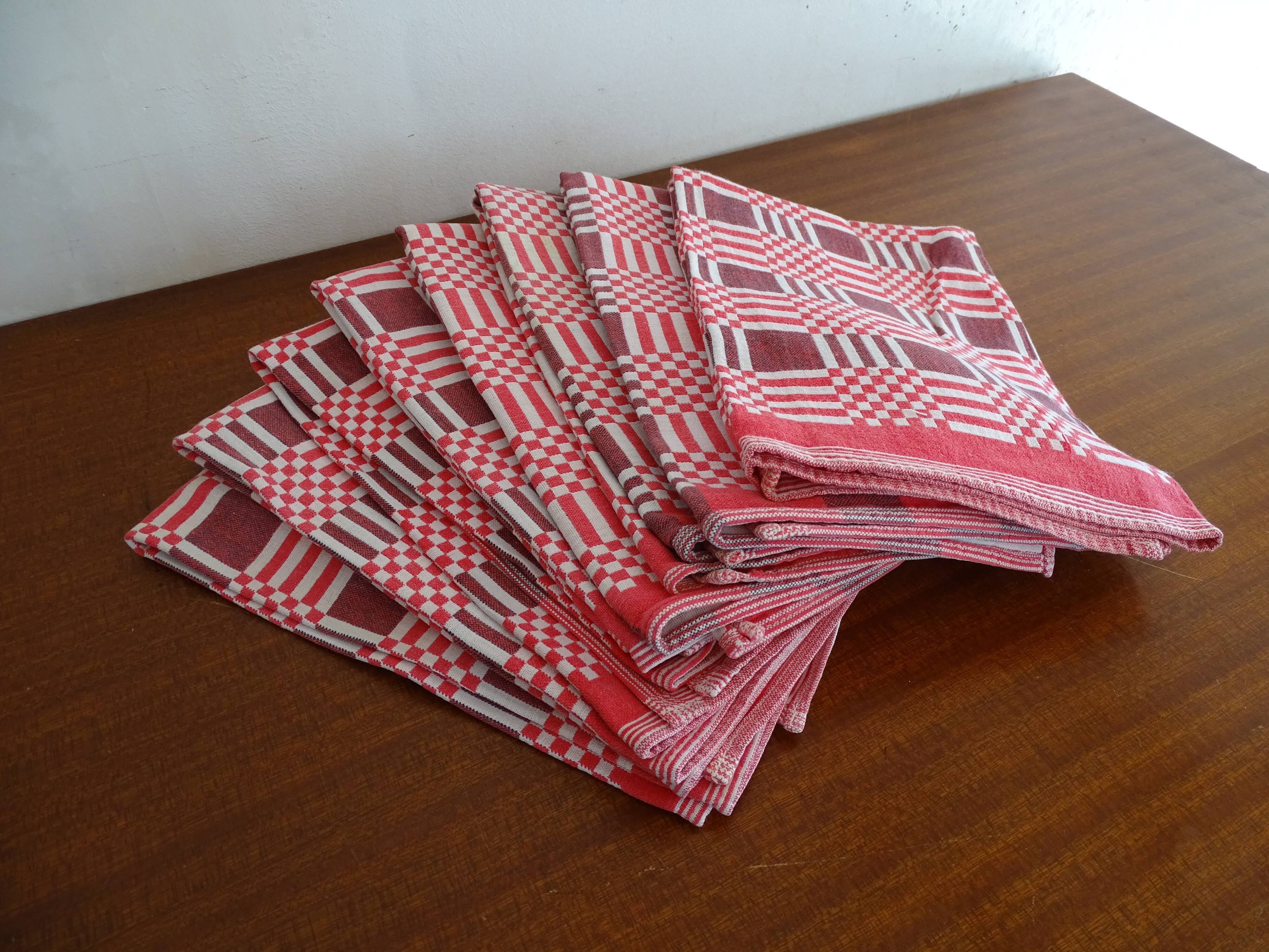 8 vintage napkins 47 x 47