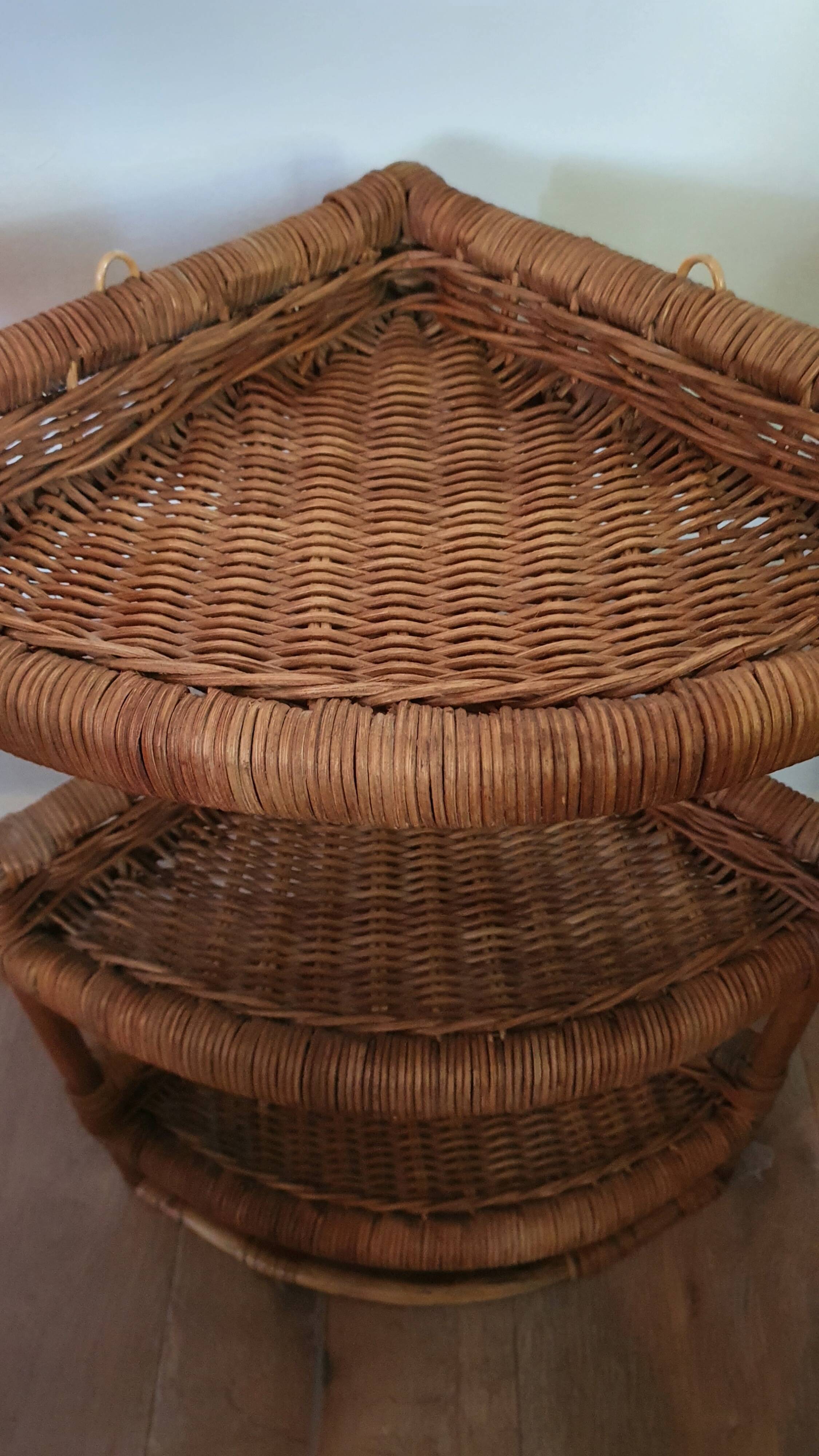 Wicker corner shelf 70s