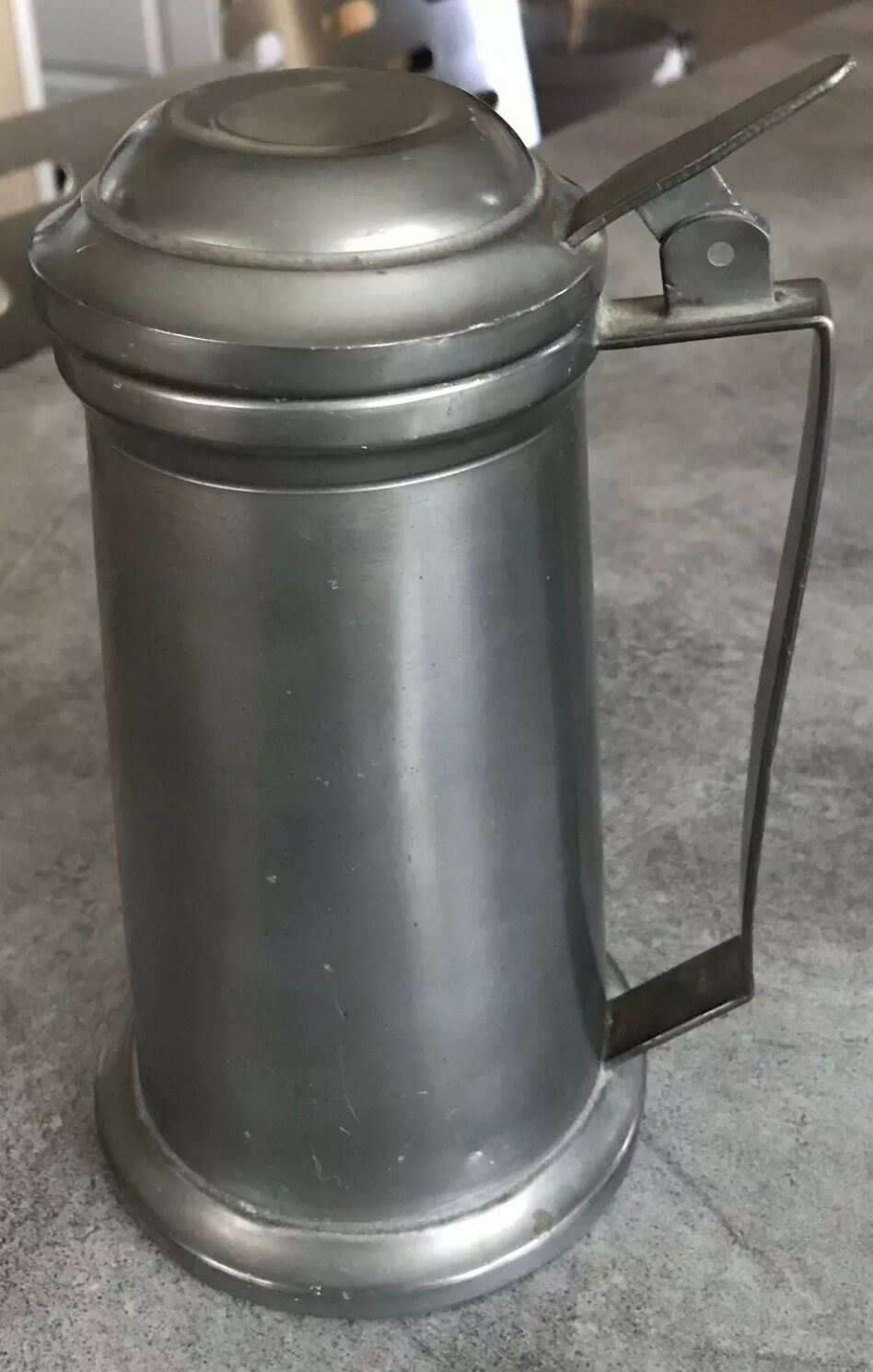 Old boc or chope to drink in pure etain 19 cm