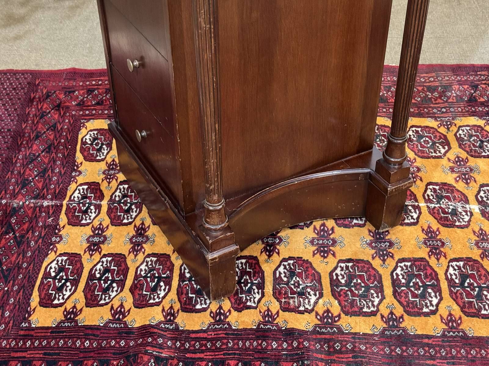 English desk in mahogany from the 1950s.