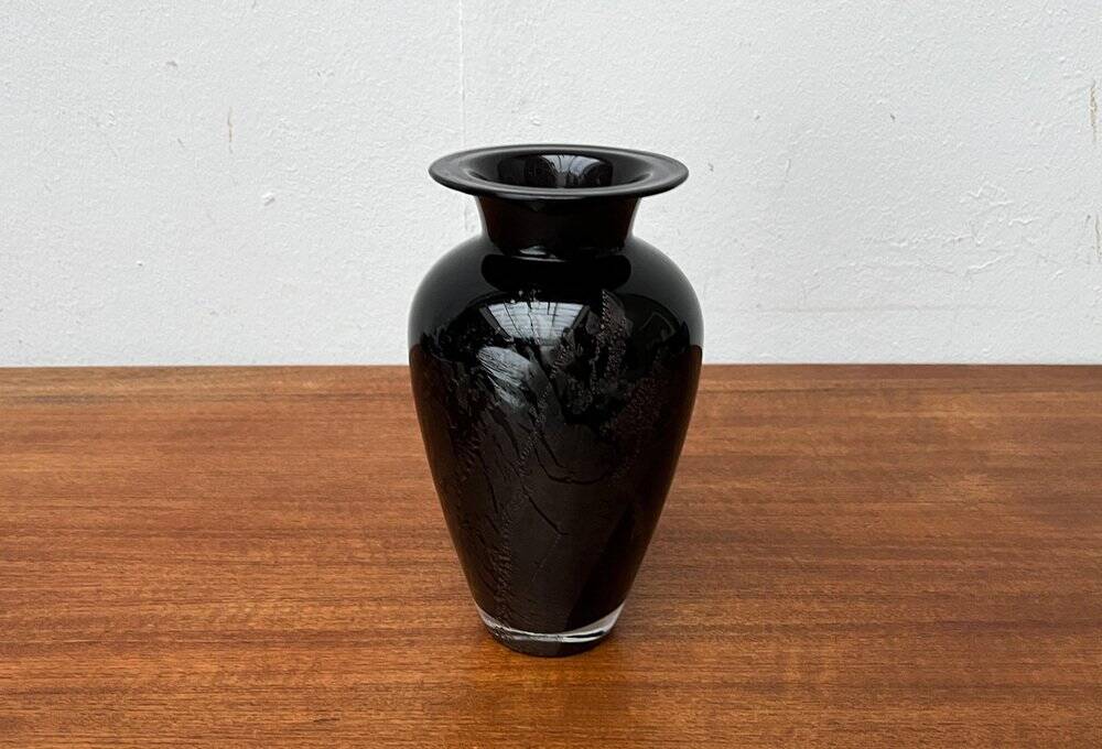 Postmodern black art glass vase by Hans Jürgen Richartz for the Richartz art collection, 1980s.
