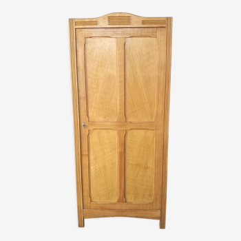 Bonnetière en sapin, armoire parisienne