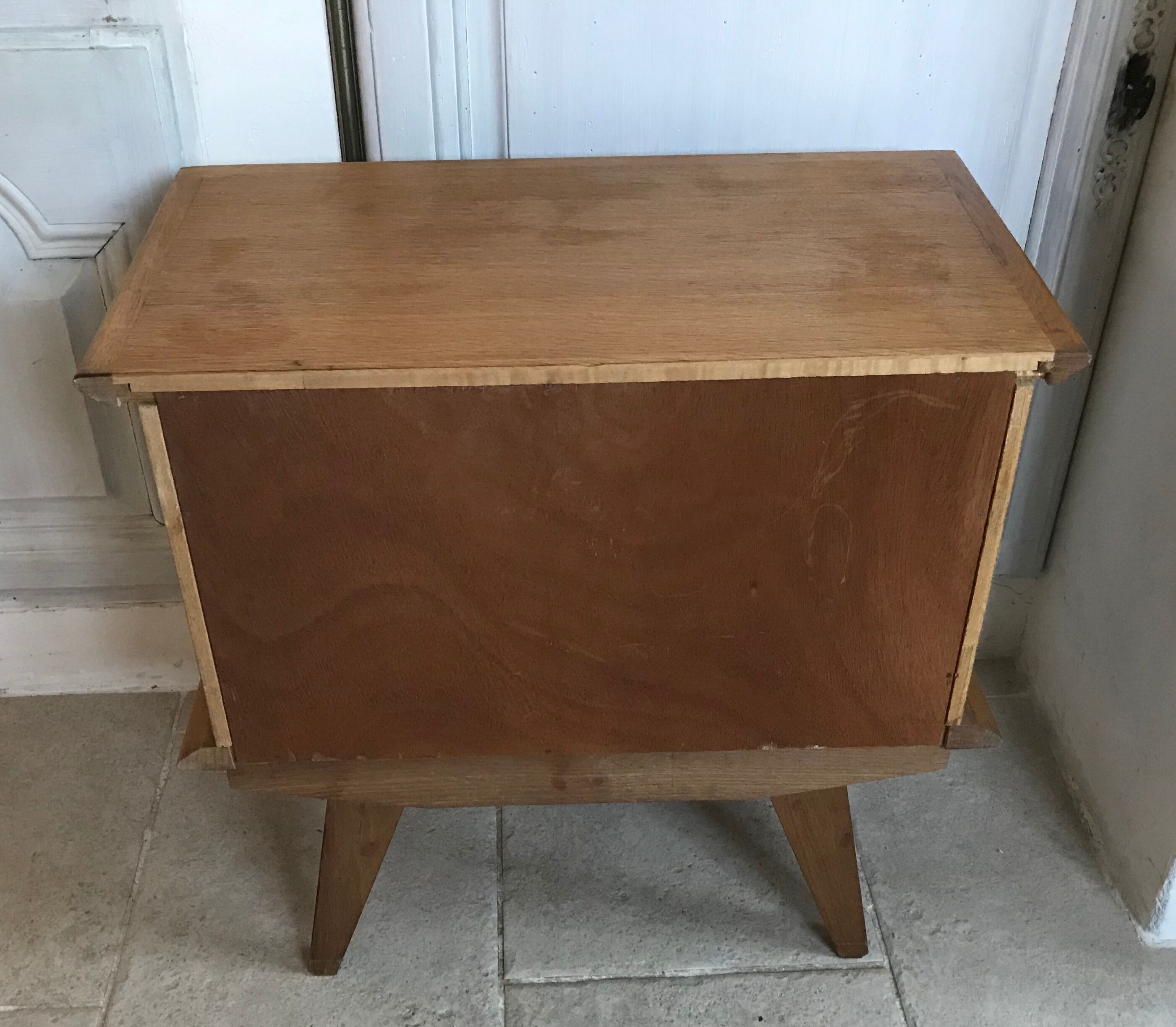 Bedside table foot compass 50