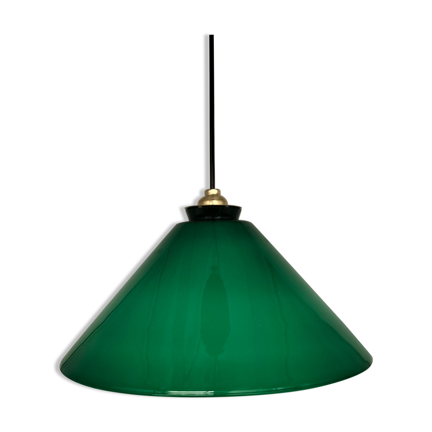 Green opaline Cone suspension