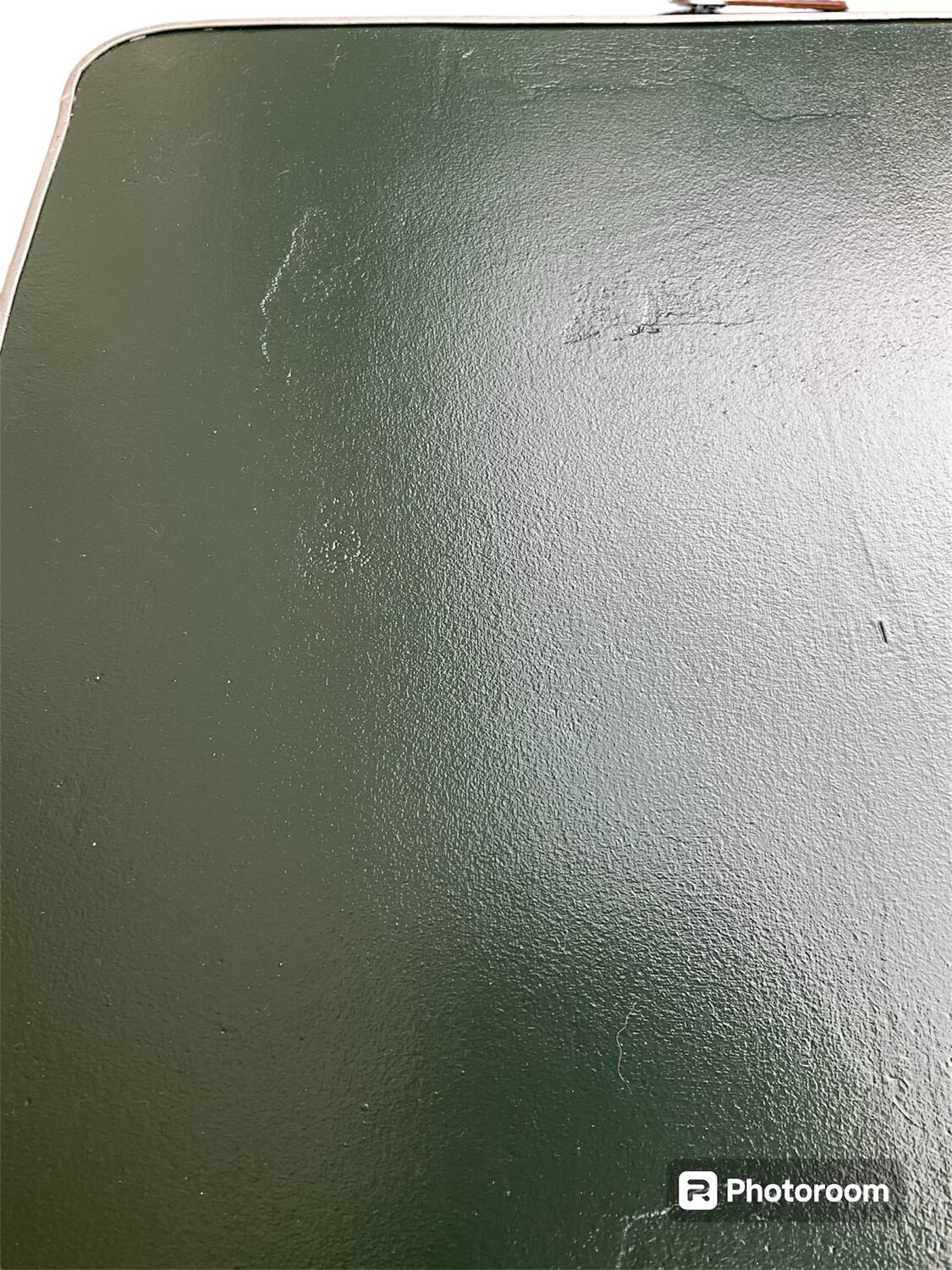 Extendable kitchen table