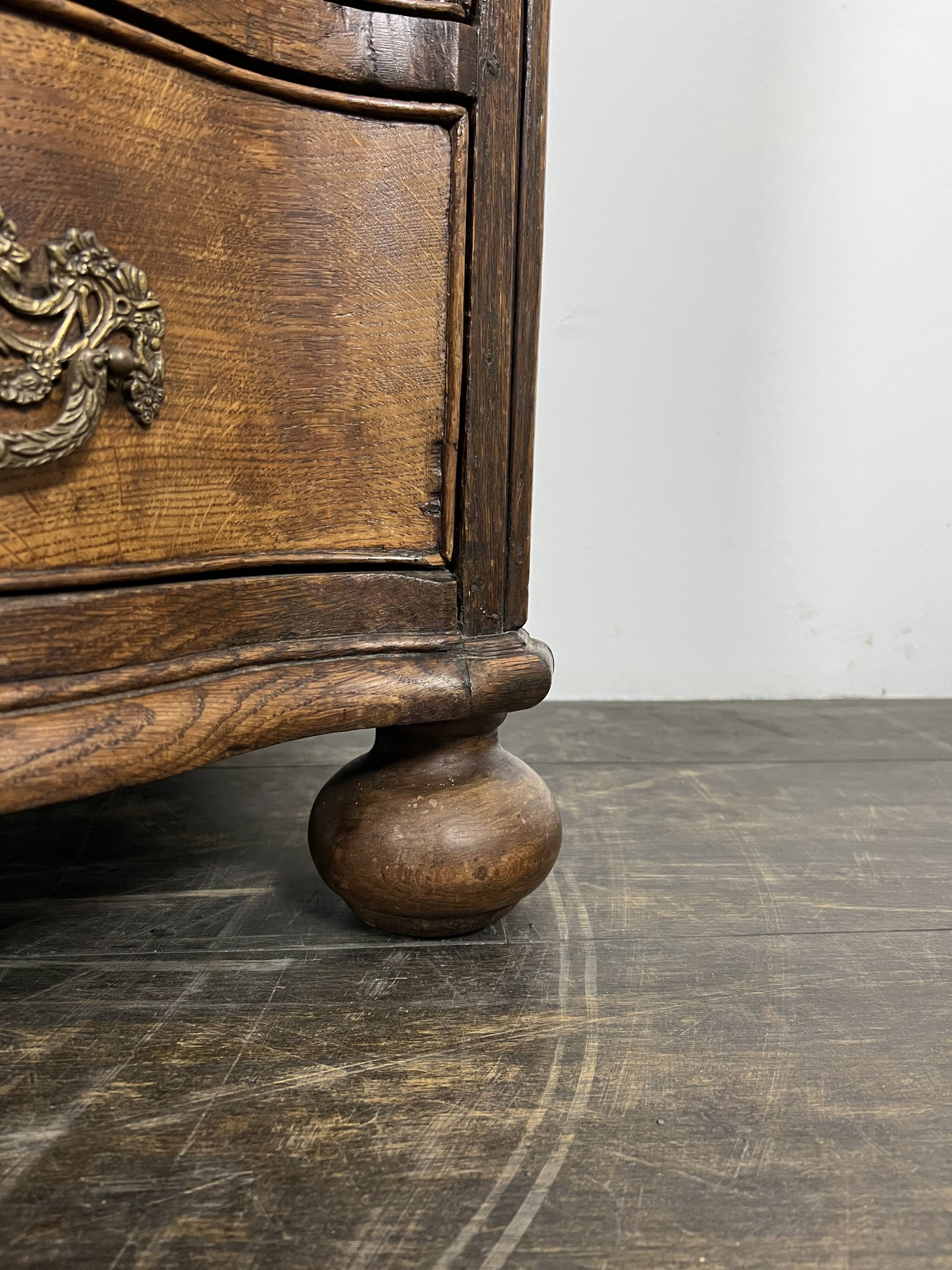 Commode en chêne hollandais 18c