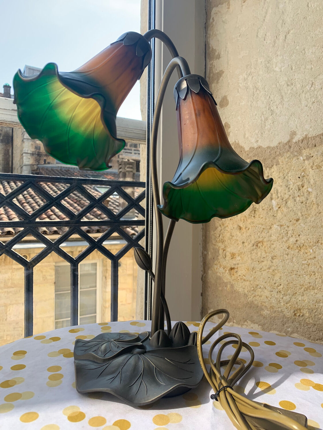 Antique table lamp Water lily