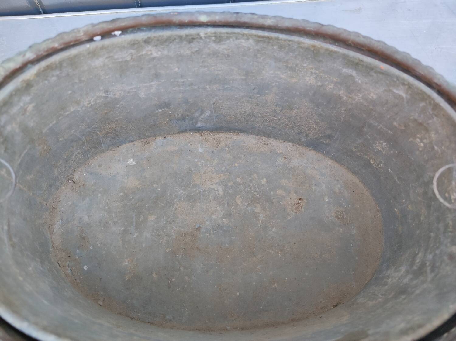 Table planter, 19th century, deer hunting motif