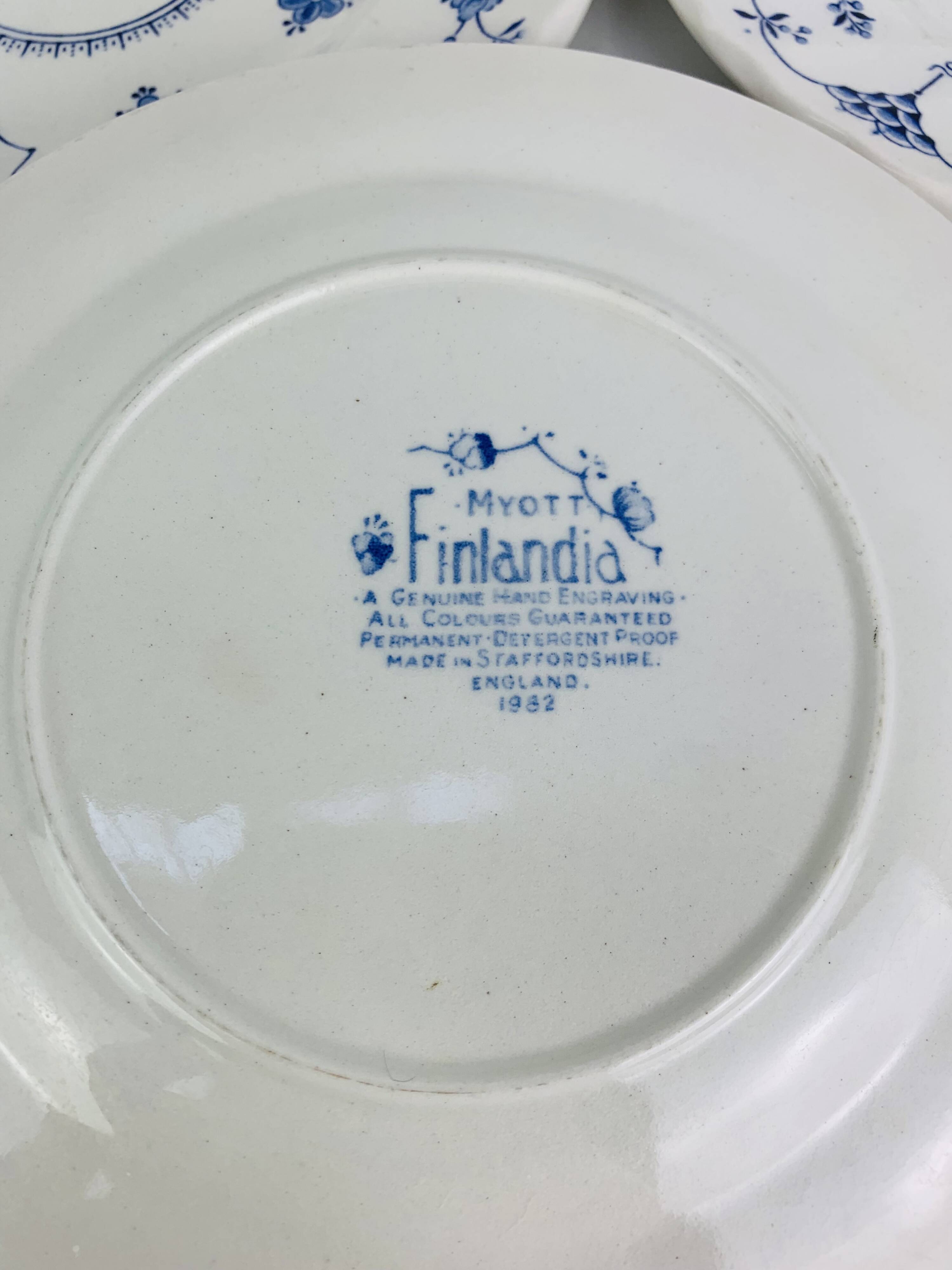 6 dessert plates Myott model Finlandia, English ironstone.