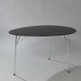 Egg table & ant chairs by Arne Jacobsen, Fritz Hansen