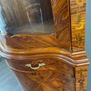 Corner display case in marquetry, 20th century