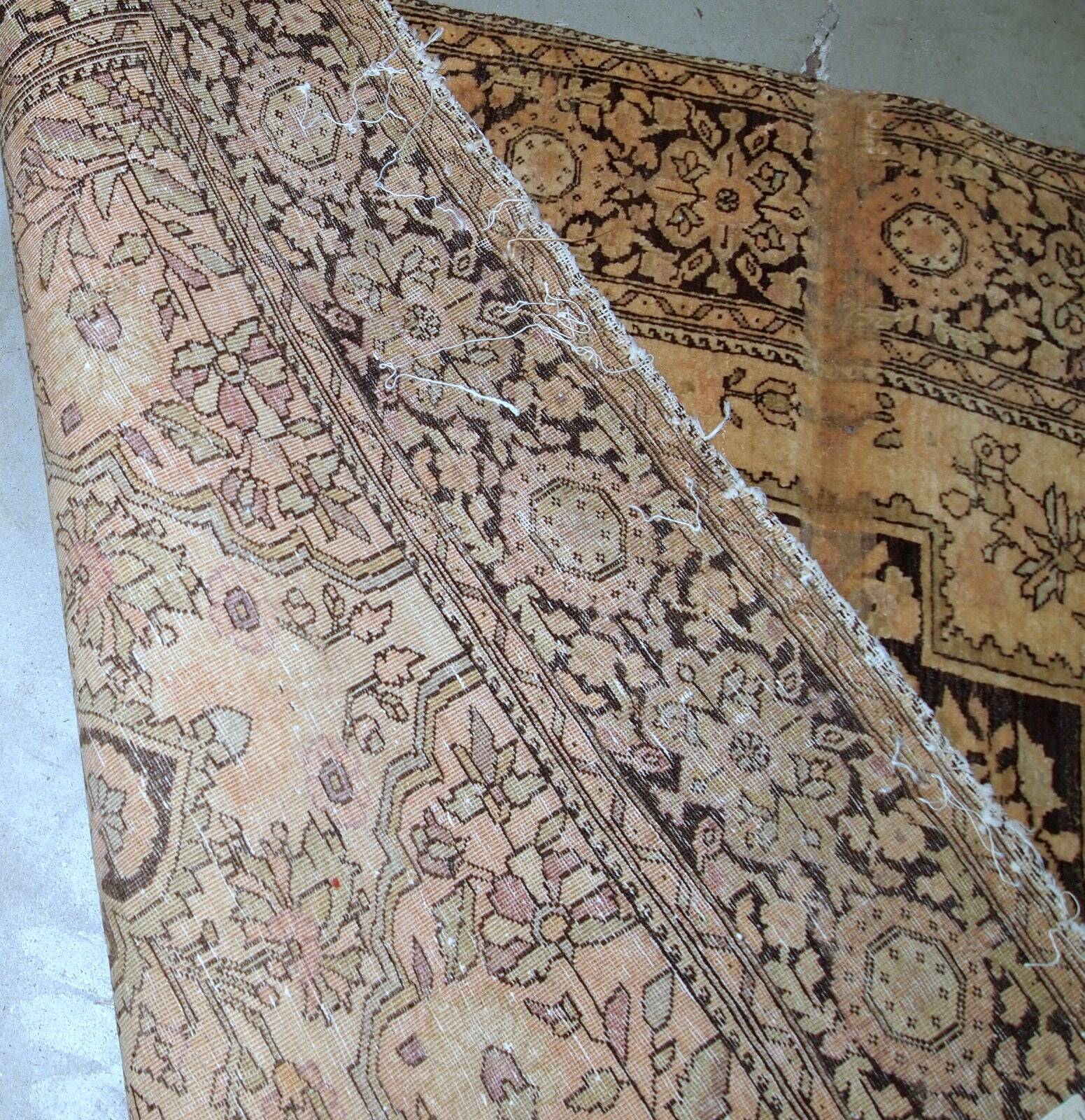 Handmade antique Persian Sarouk Farahan 3.4' x 5.3' (103cm x 161cm) 1880s - 1B733