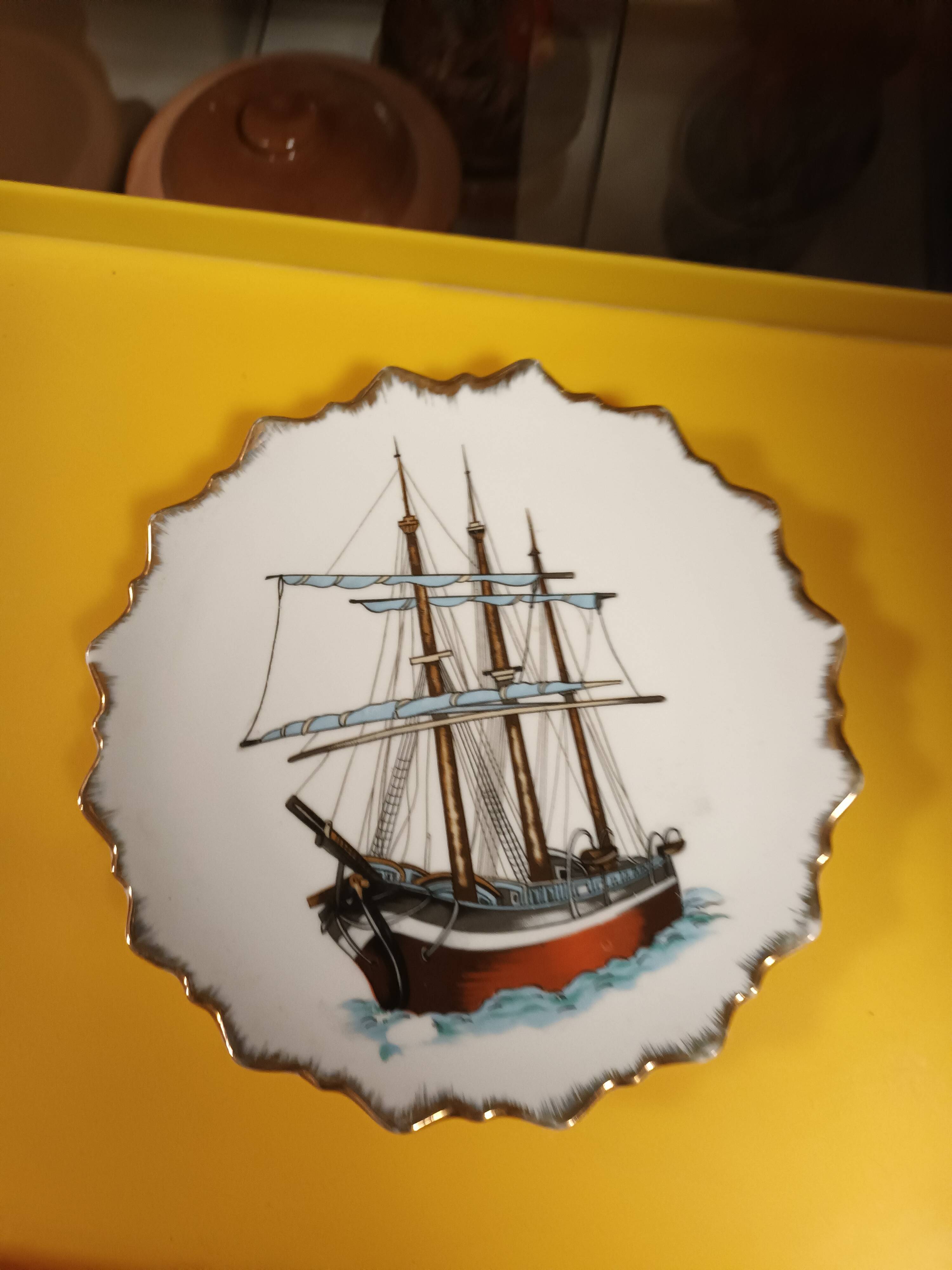 Assiette décorative bateaux voilier
