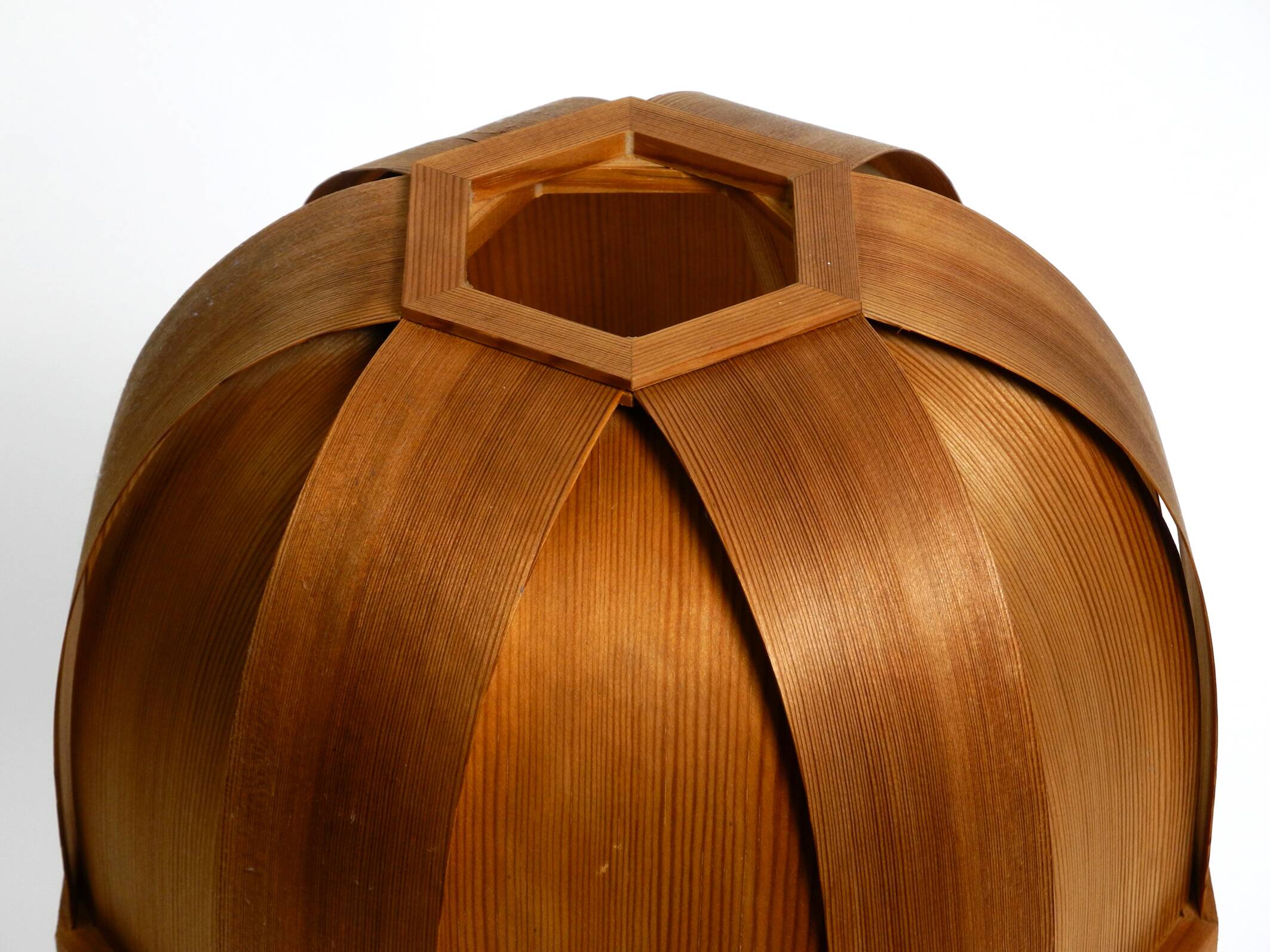 1970s Swedish pine bent veneer table lamp by GB Solbackens Svarveri