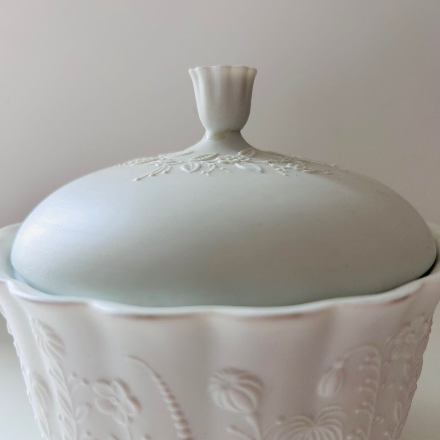 Kaiser porcelain sugar bowl
