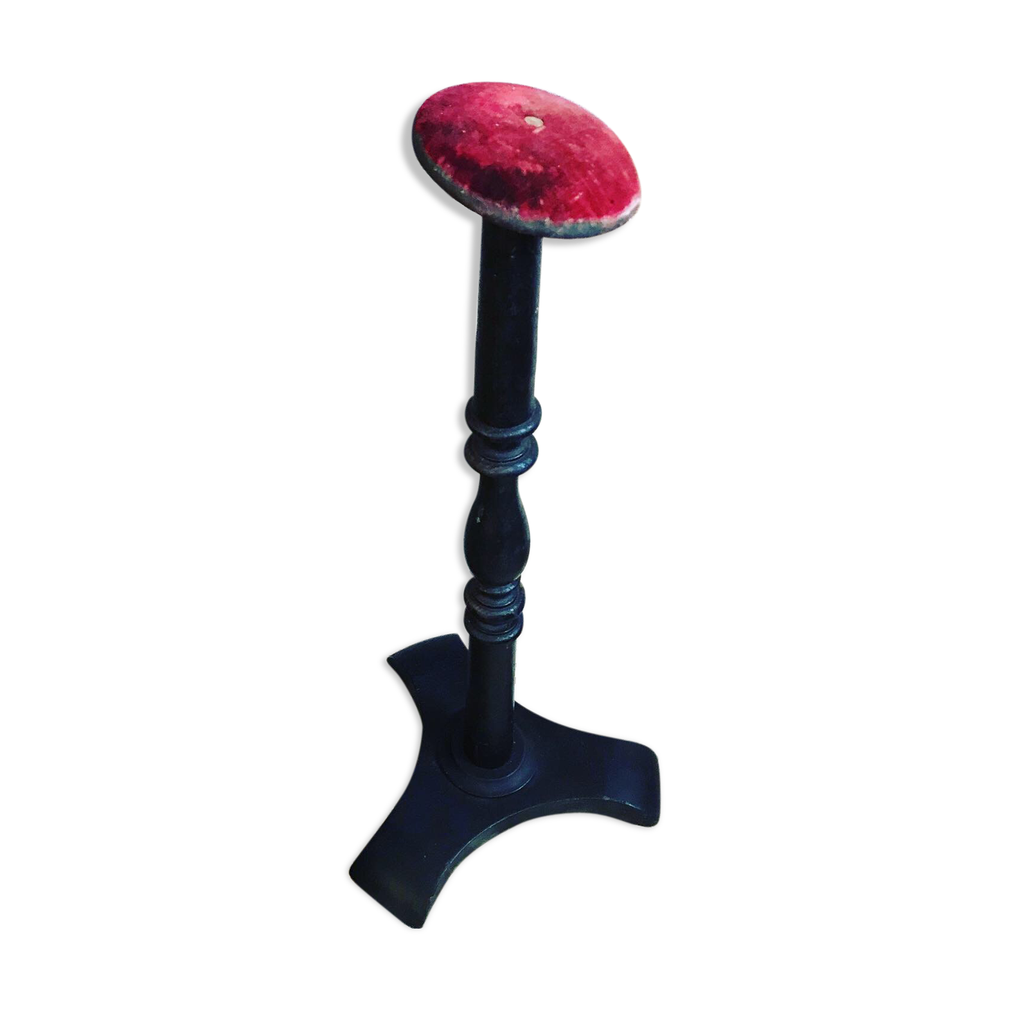 Large Napoleon III hat holder in blackened wood and red velvet. Old hat display. 1900s. Old fashion