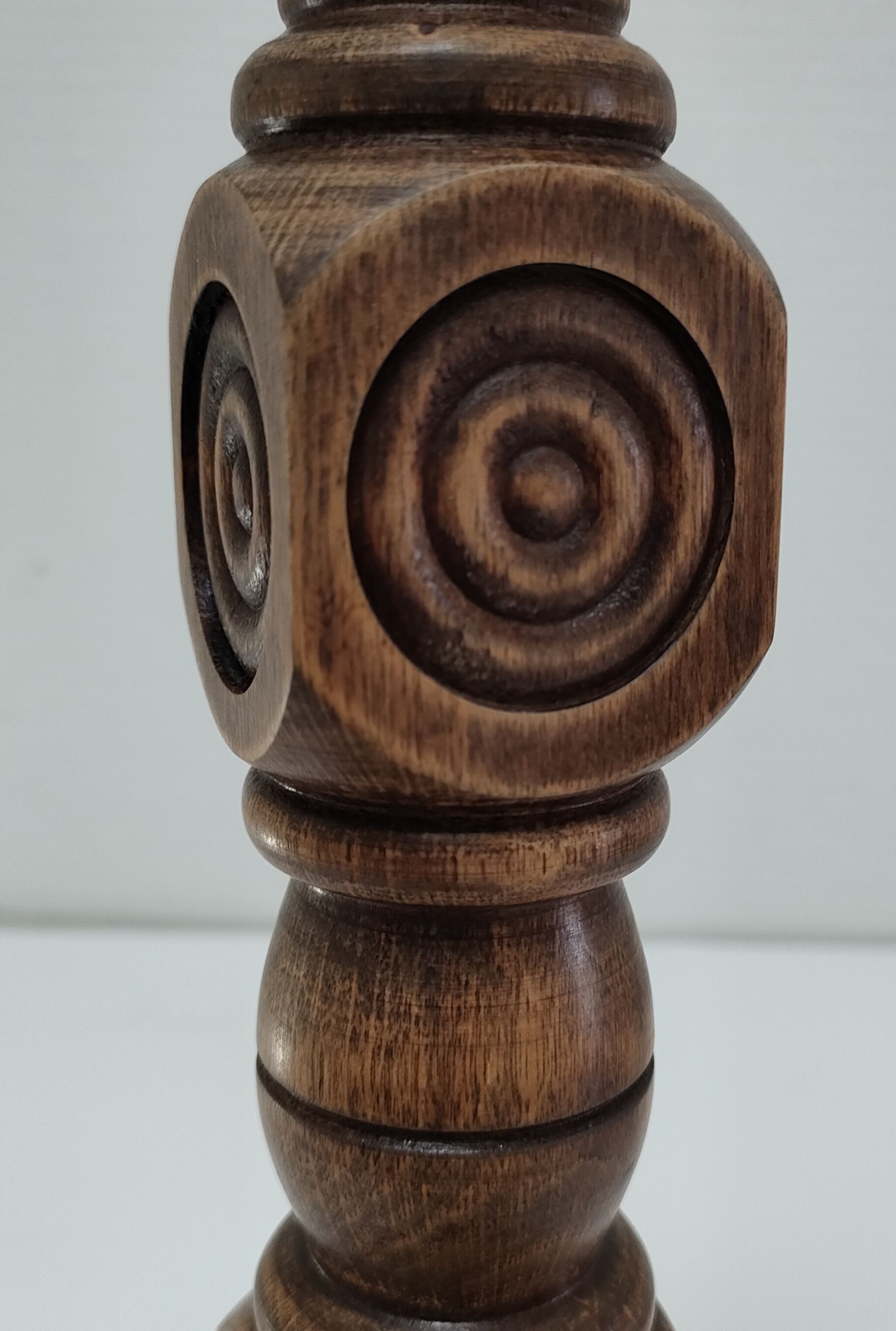 Solid wood lamp decorated with vintage hollow circles