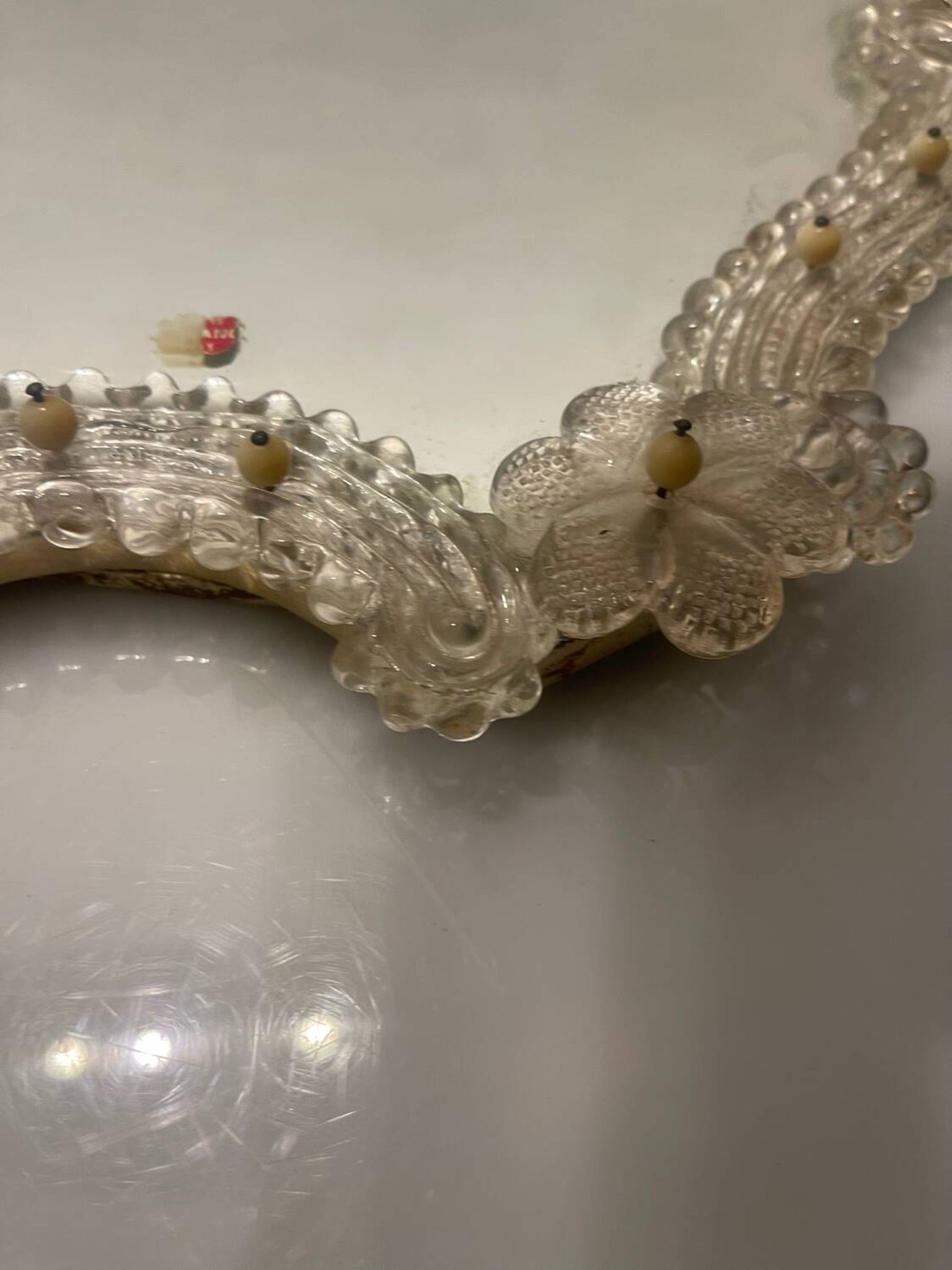 Miroir de table vénitien rose en verre de Murano, années 1960