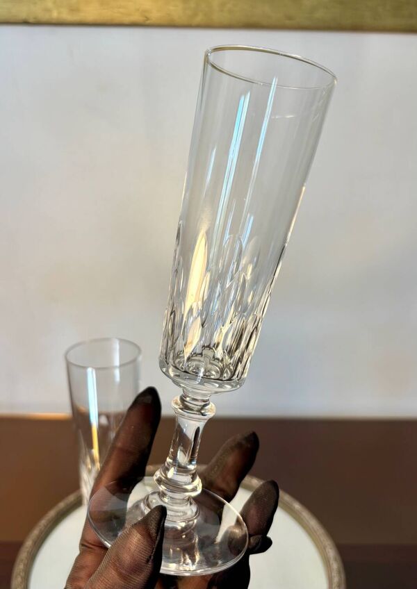 2 verres à champagne Baccarat m. Richelieu
