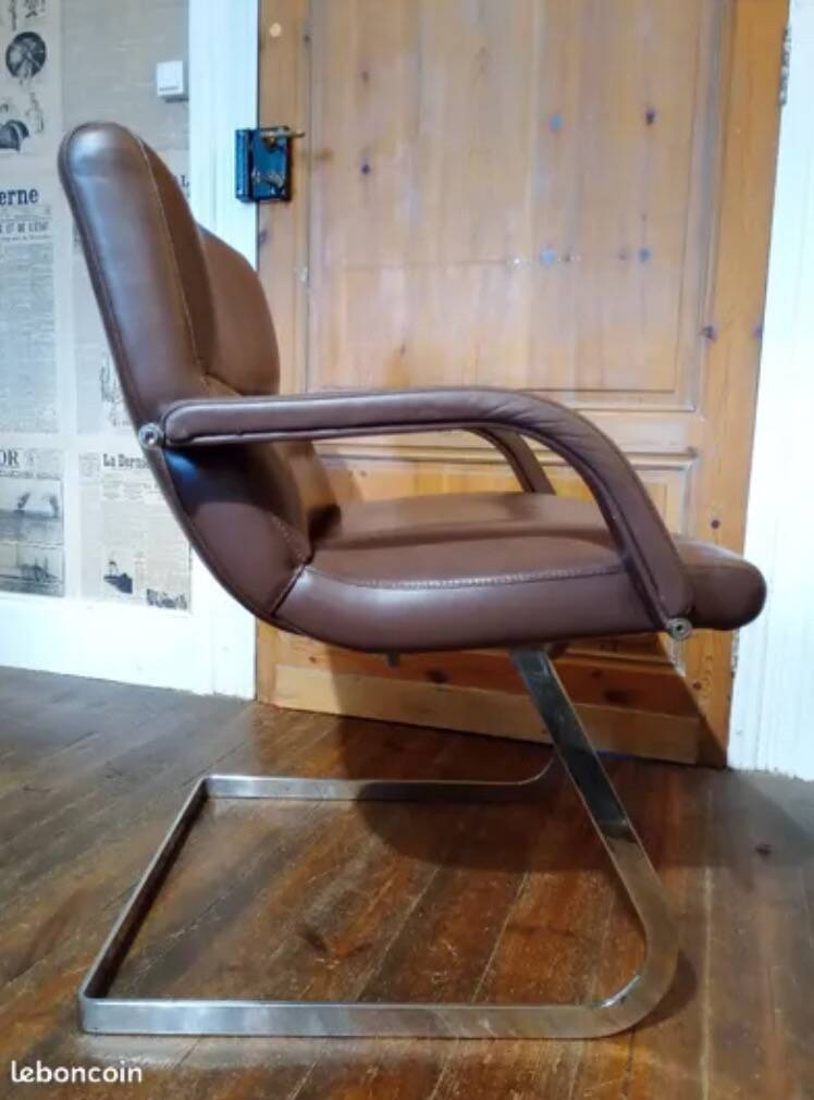 Paire de fauteuils vintages