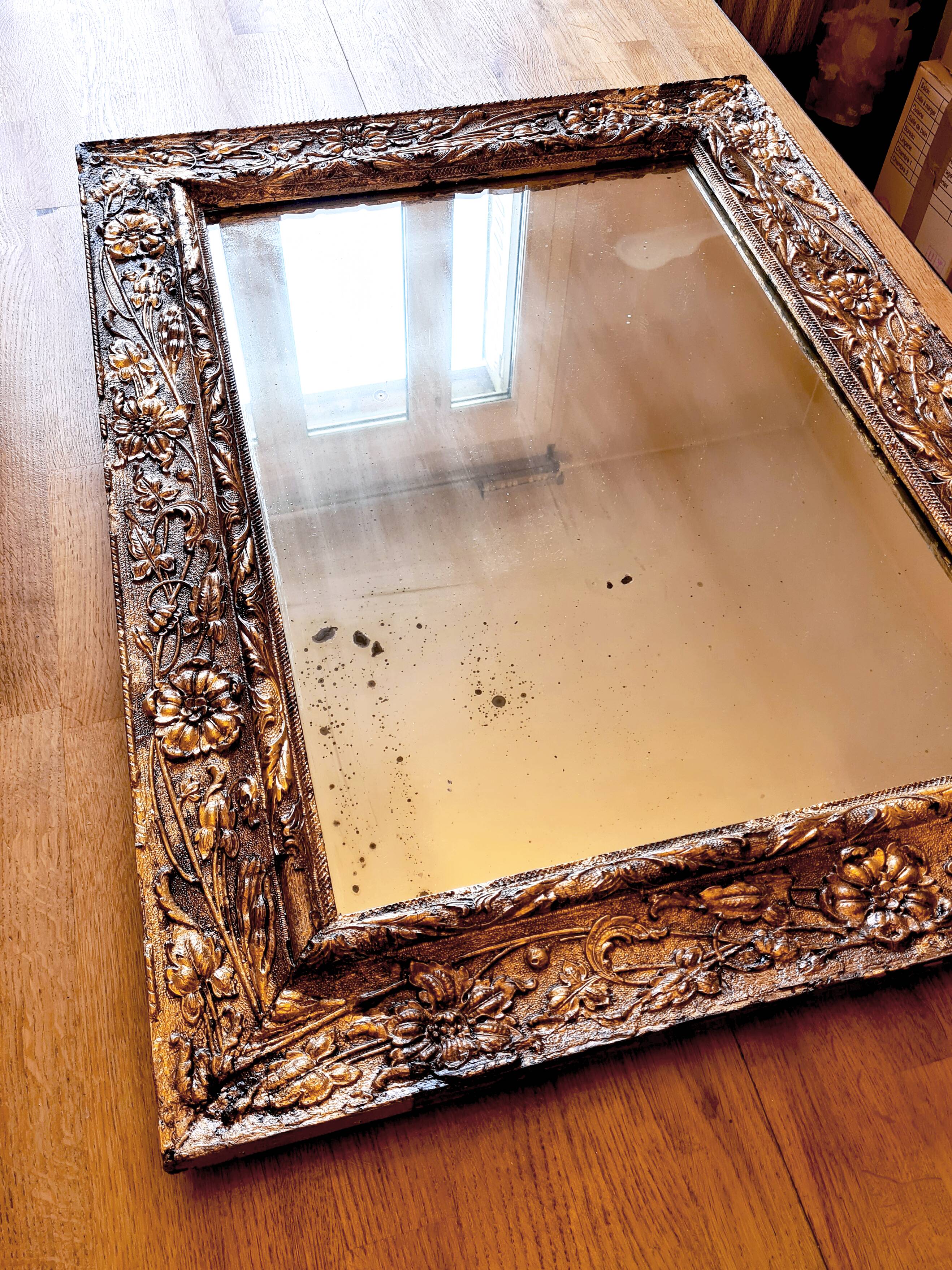 Miroir “Clotilde” – décor floral doré