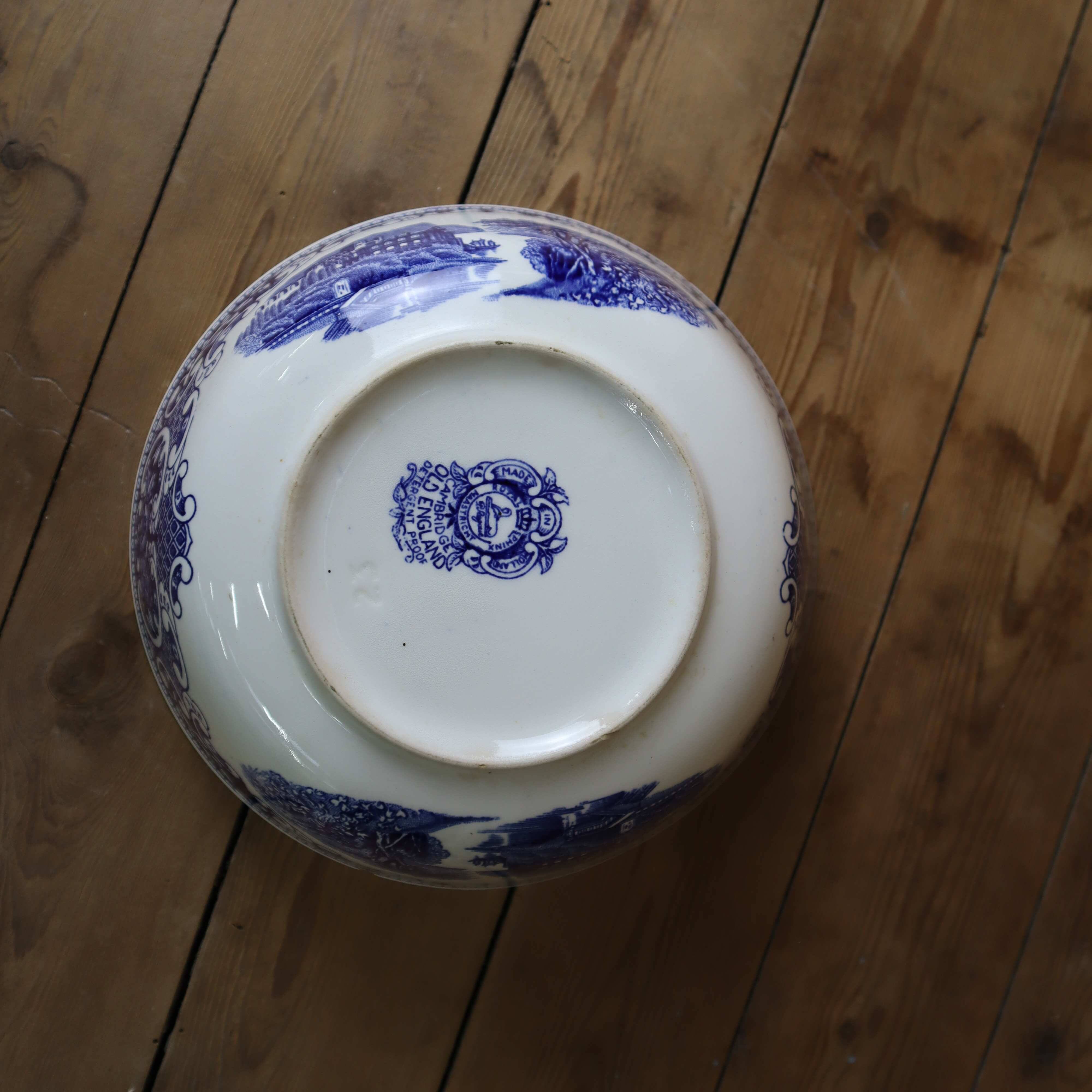 Royal Sphinx Salad Bowl Cambridge Holland