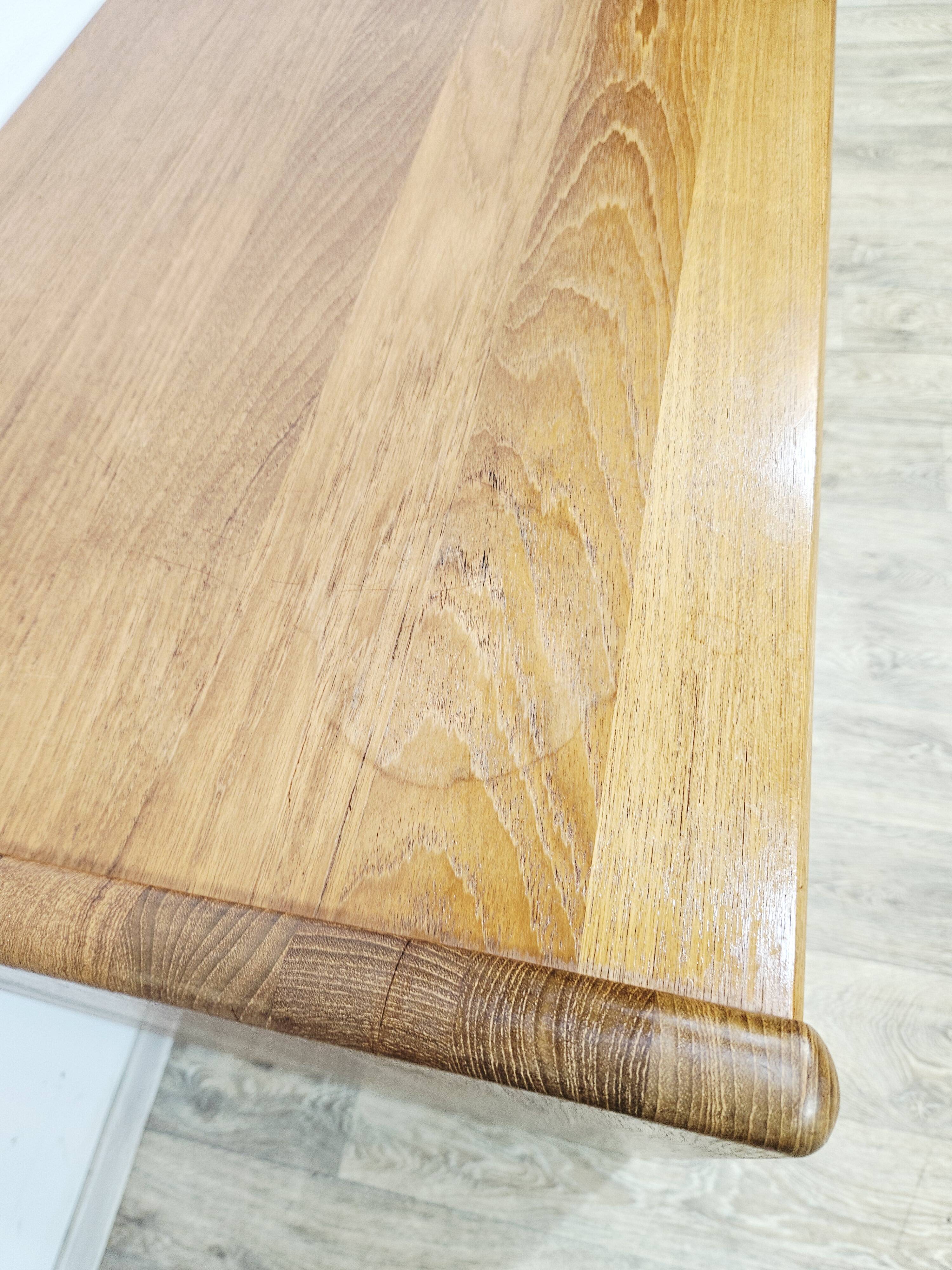 Buffet danois moderne Dyrlund Dania en teck, années 1980