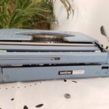 Machine à écrire portable vintage bleue fonctionnelle Nogamatic 400