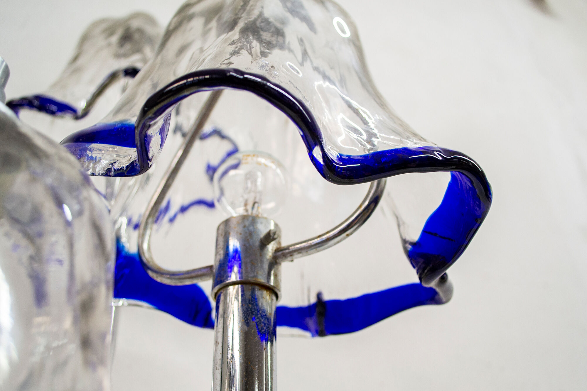 Murano glass and chromed metal floor lamp, Anni '70